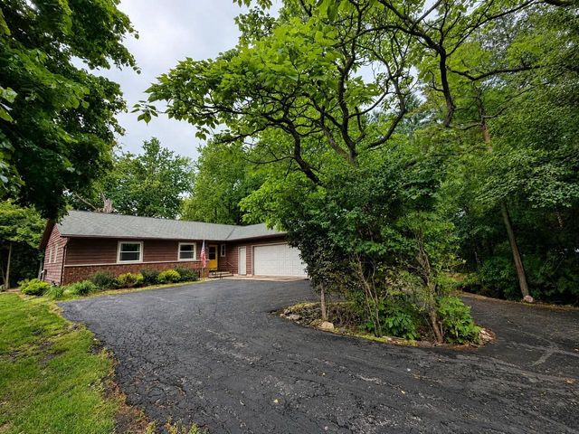 848 W SOUTH PARK AVENUE, Oshkosh, WI 54902