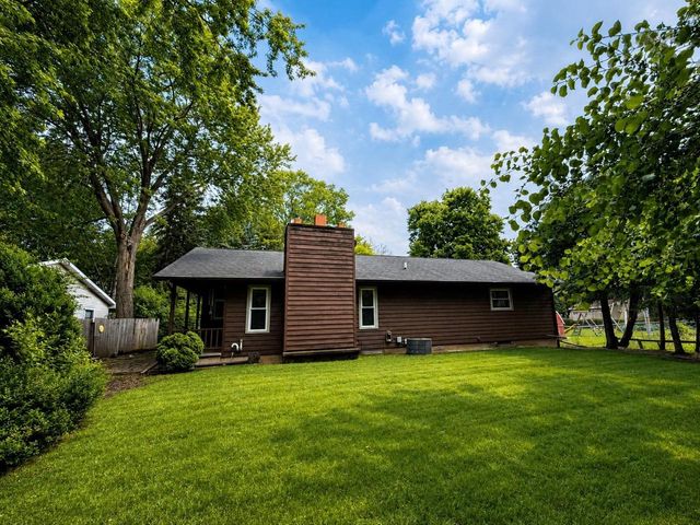848 W SOUTH PARK AVENUE, Oshkosh, WI 54902
