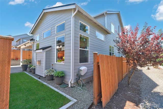 11307 Maple Tree Place NW, Silverdale, WA 98383