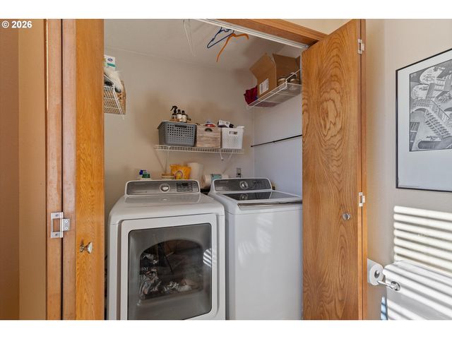 7655 RIDGEWOOD Dr, Gladstone, OR 97027