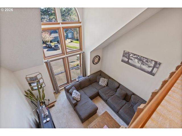 7655 RIDGEWOOD Dr, Gladstone, OR 97027