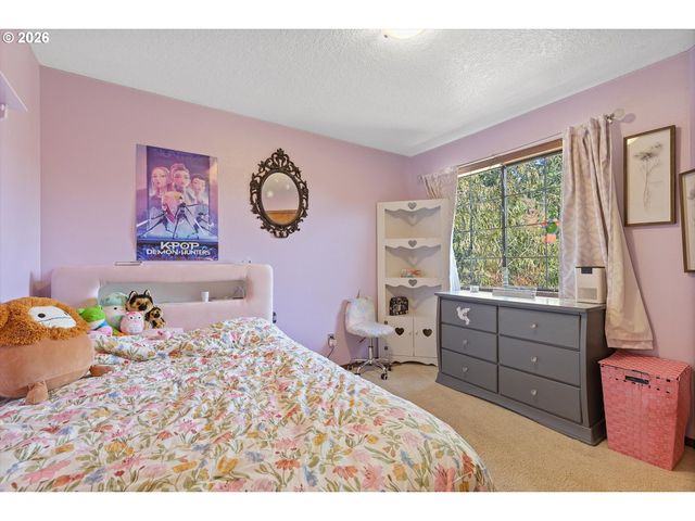 7655 RIDGEWOOD Dr, Gladstone, OR 97027