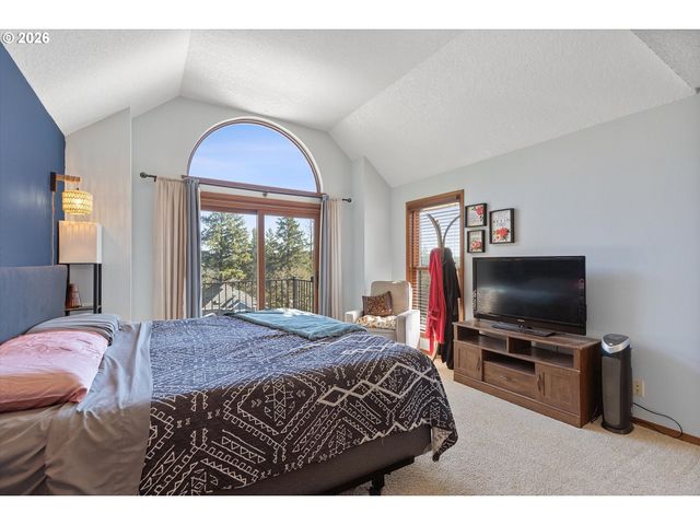 7655 RIDGEWOOD Dr, Gladstone, OR 97027