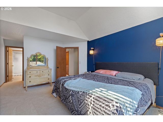 7655 RIDGEWOOD Dr, Gladstone, OR 97027