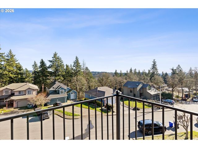 7655 RIDGEWOOD Dr, Gladstone, OR 97027