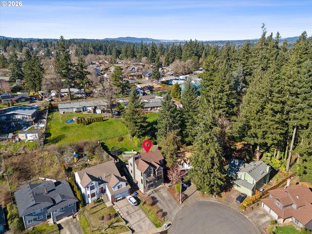 7655 RIDGEWOOD Dr, Gladstone, OR 97027