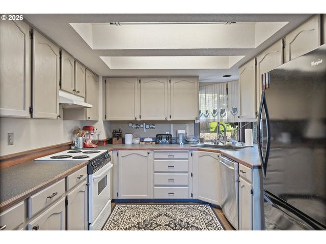 7655 RIDGEWOOD Dr, Gladstone, OR 97027