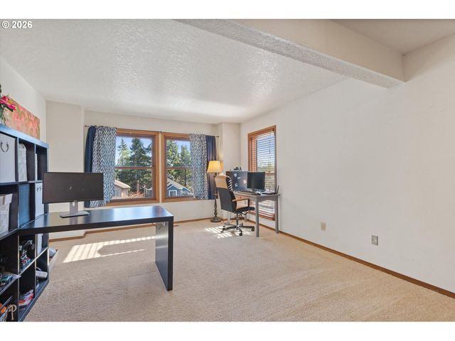 7655 RIDGEWOOD Dr, Gladstone, OR 97027