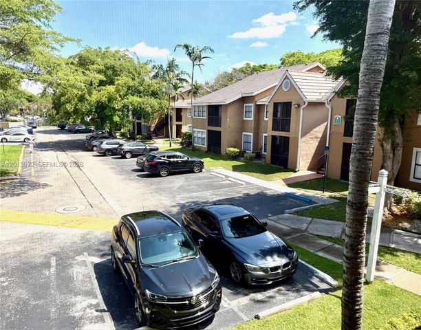 15560 SW 106th Ln 1302, Miami, FL 33196