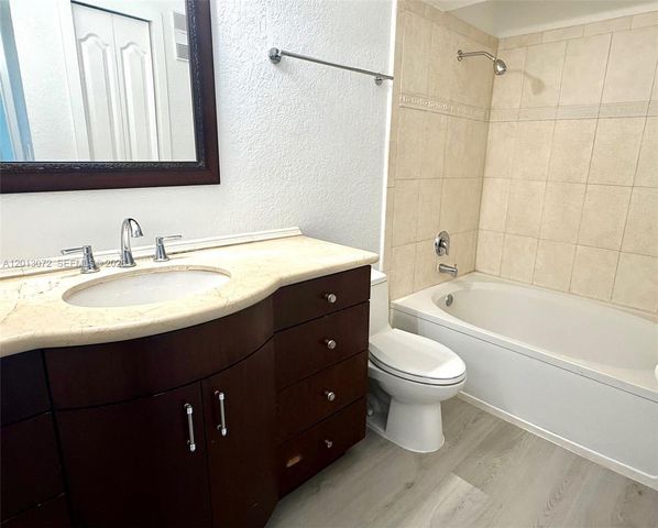 15560 SW 106th Ln 1302, Miami, FL 33196