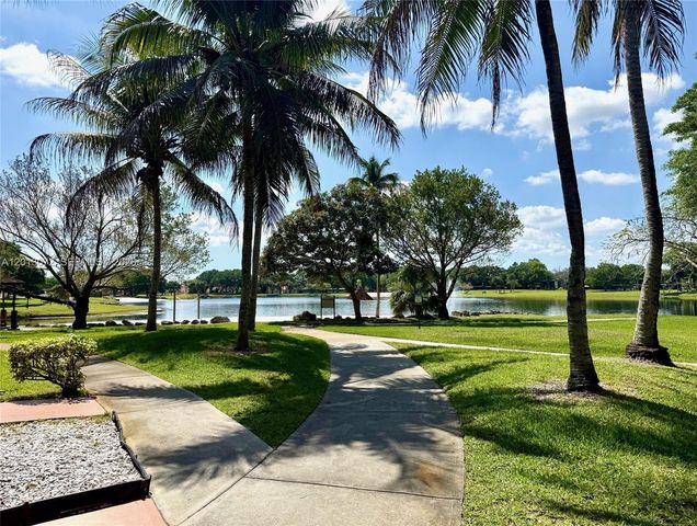 15560 SW 106th Ln 1302, Miami, FL 33196