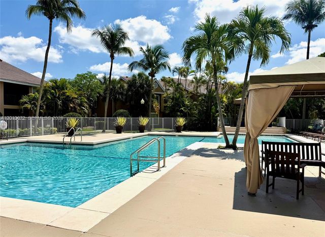 15560 SW 106th Ln 1302, Miami, FL 33196