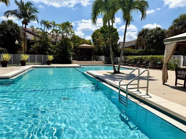 15560 SW 106th Ln 1302, Miami, FL 33196