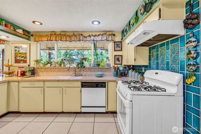 4905 96Th Avenue W, University Place, WA 98467