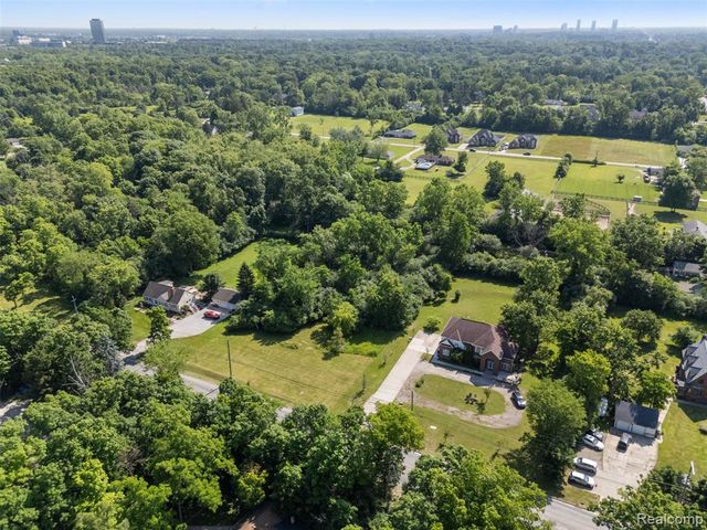 25152 Inkster R Inkster Road, Southfield, MI 48033