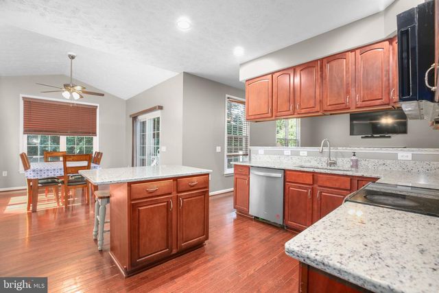 4 OLEANDER DR, Stafford, VA 22554