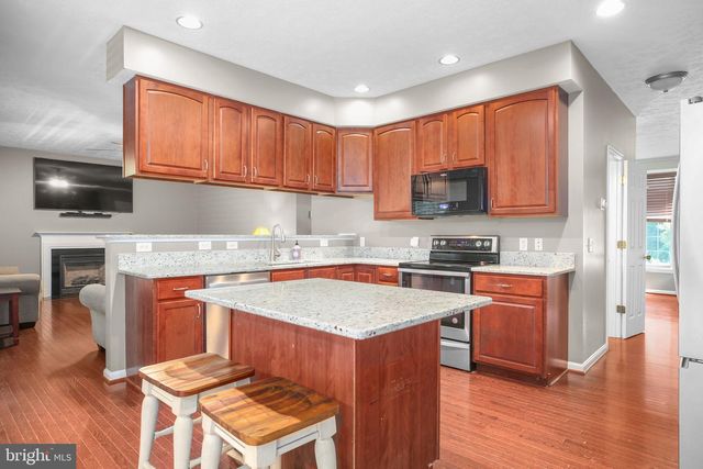 4 OLEANDER DR, Stafford, VA 22554