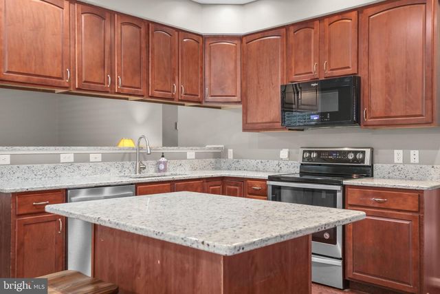 4 OLEANDER DR, Stafford, VA 22554