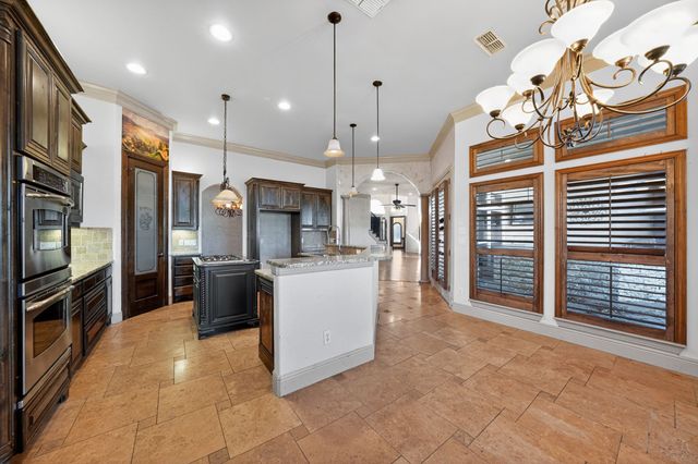 845 Thomas Crossing Drive, Fort Worth, TX 76028