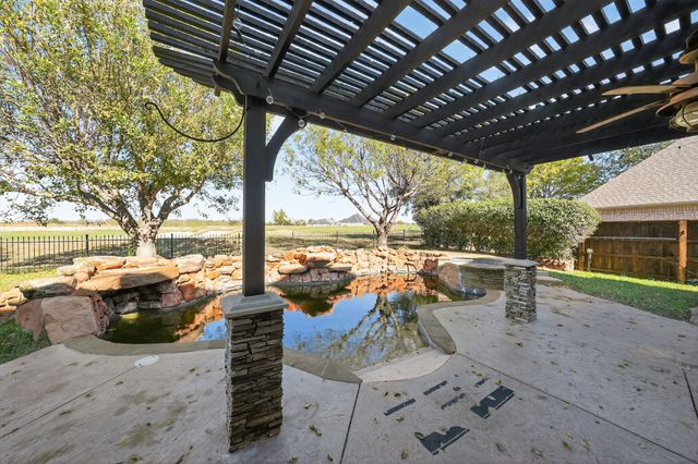 845 Thomas Crossing Drive, Fort Worth, TX 76028