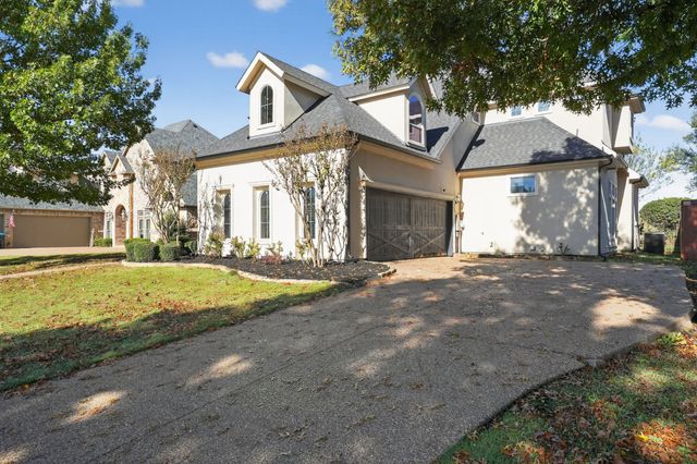 845 Thomas Crossing Drive, Fort Worth, TX 76028