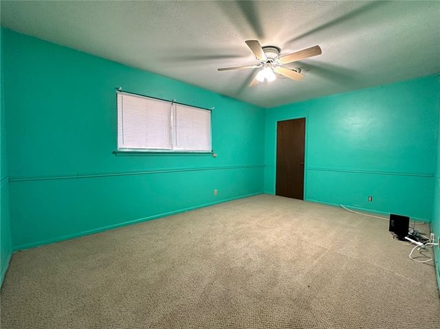 1927 South Park Dr, Kingsville, TX 78363