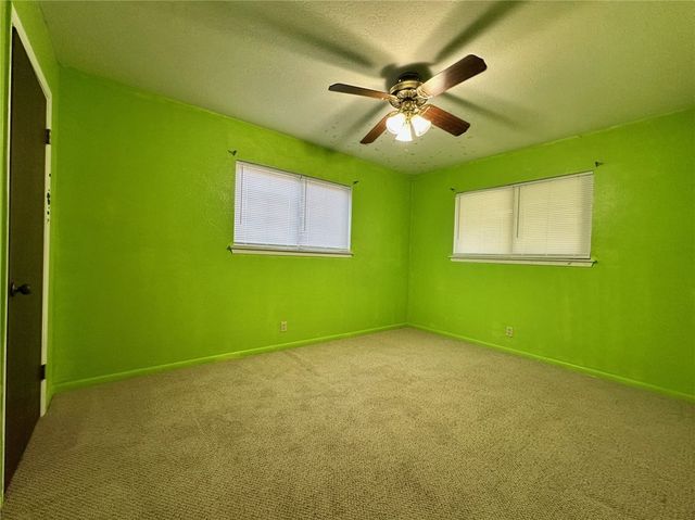 1927 South Park Dr, Kingsville, TX 78363