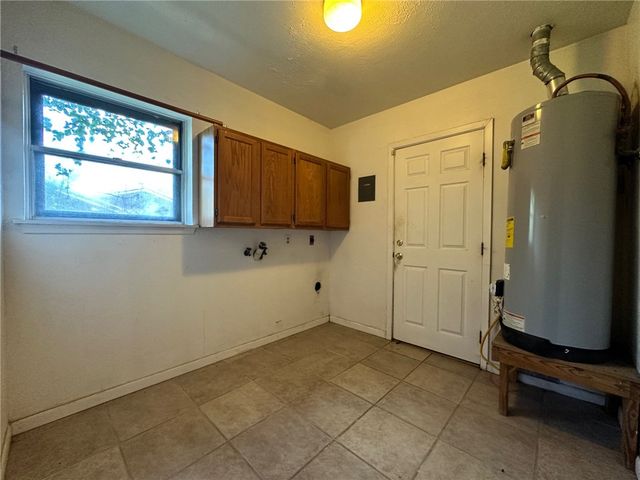 1927 South Park Dr, Kingsville, TX 78363