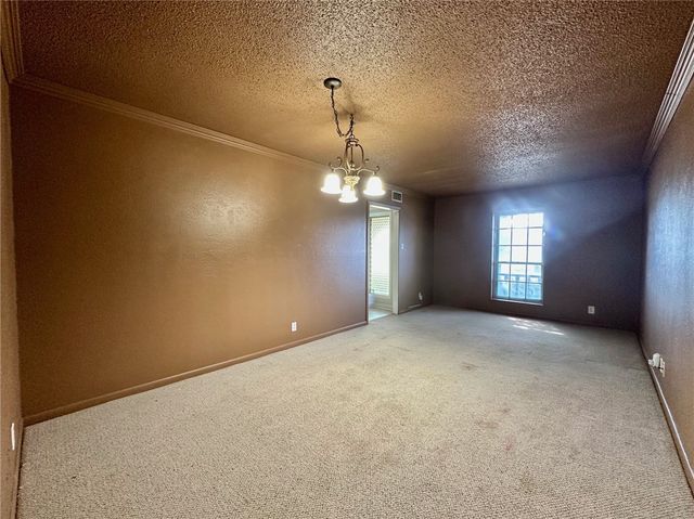 1927 South Park Dr, Kingsville, TX 78363