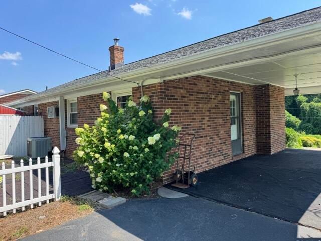 1044 Stoney Mountain RD, Martinsville, VA 24112