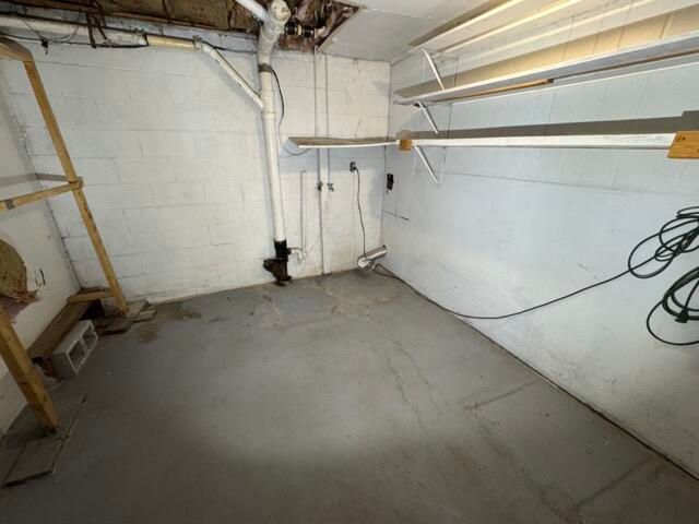 1044 Stoney Mountain RD, Martinsville, VA 24112