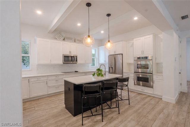 1075 Frank Whiteman BLVD, Naples, FL 34103