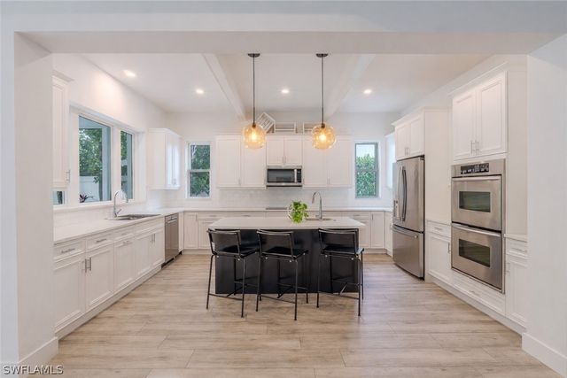 1075 Frank Whiteman BLVD, Naples, FL 34103