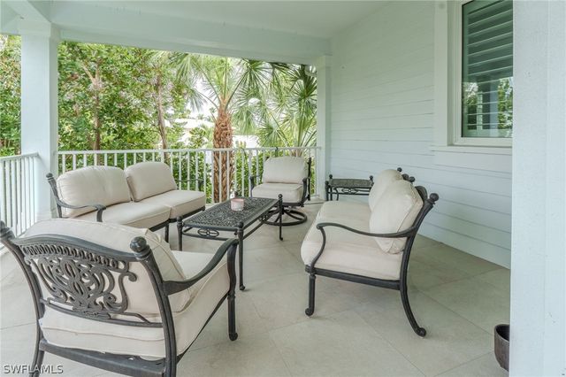 1075 Frank Whiteman BLVD, Naples, FL 34103