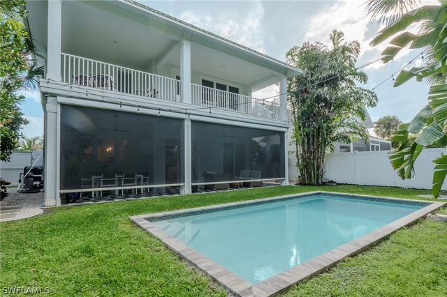 1075 Frank Whiteman BLVD, Naples, FL 34103