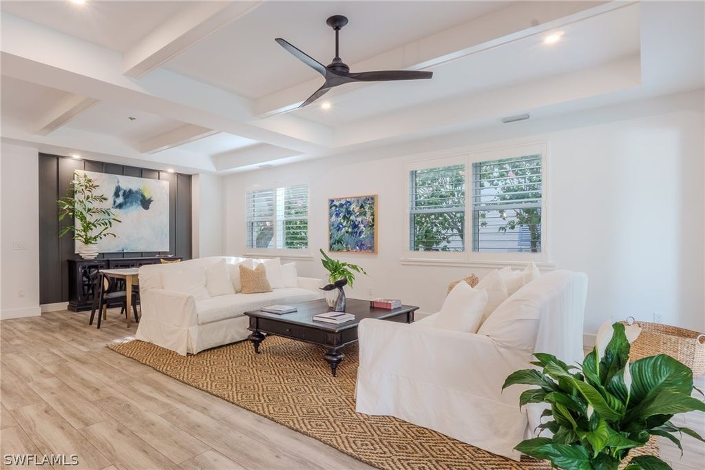 1075 Frank Whiteman BLVD, Naples, FL 34103