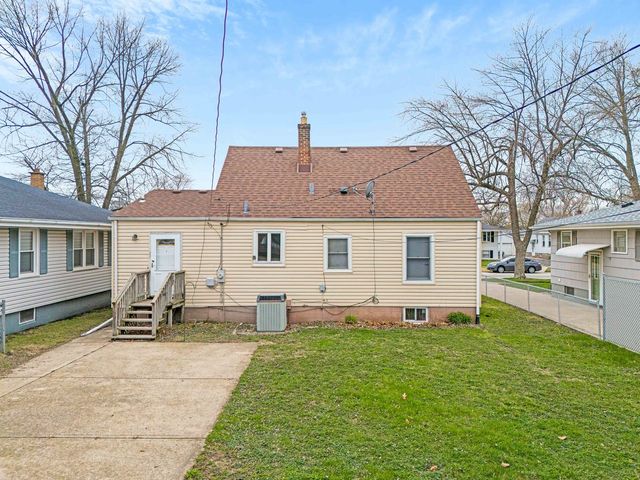 17851 Park Avenue, Lansing, IL 60438