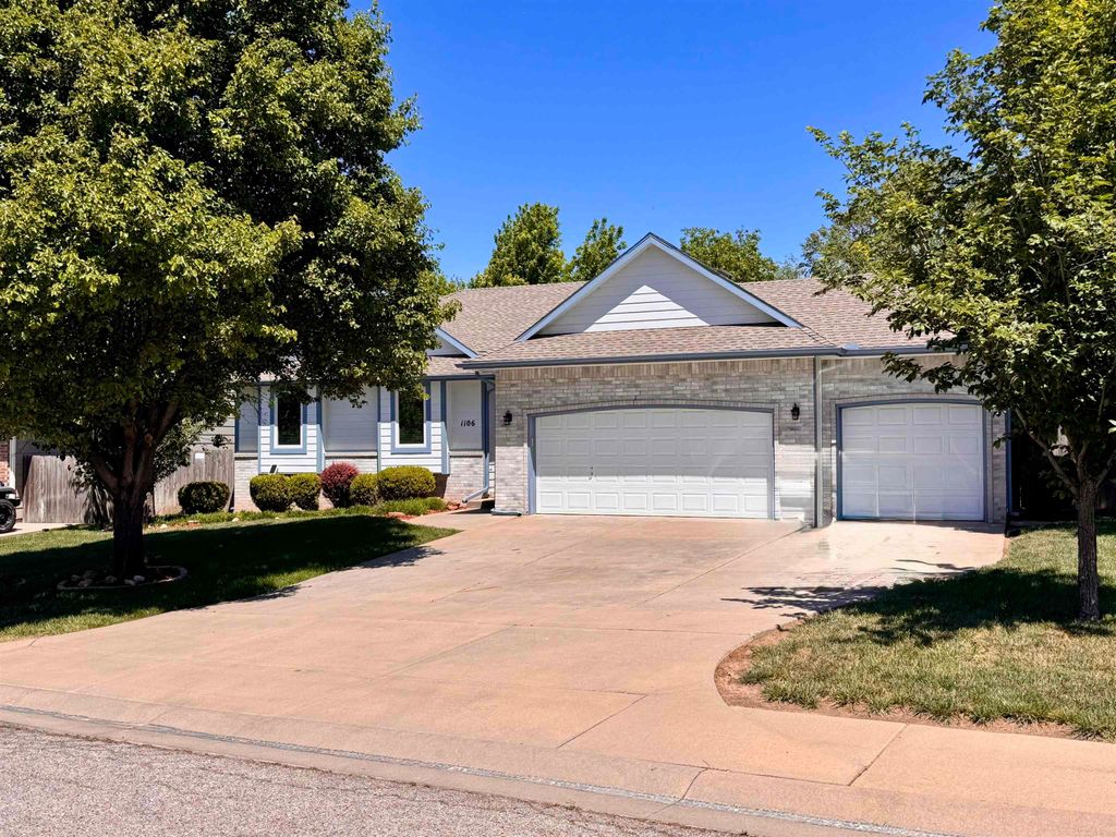 1106 E SOUTHCREST CIR, Derby, KS 67037