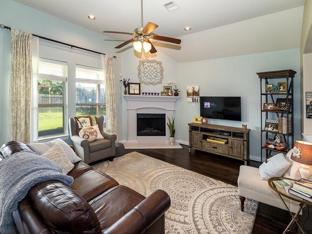 671 Cumberland Ridge Lane, League City, TX 77573