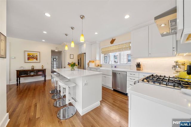 77 Oakdene Avenue, Teaneck, NJ 07666