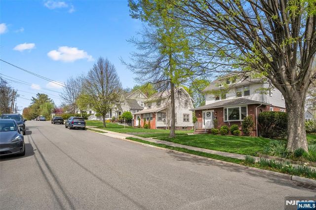 77 Oakdene Avenue, Teaneck, NJ 07666