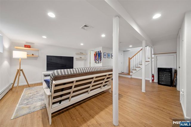77 Oakdene Avenue, Teaneck, NJ 07666