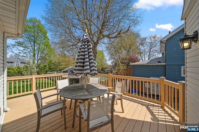 77 Oakdene Avenue, Teaneck, NJ 07666