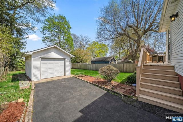 77 Oakdene Avenue, Teaneck, NJ 07666