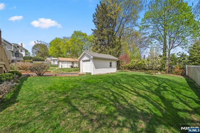 77 Oakdene Avenue, Teaneck, NJ 07666