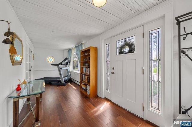77 Oakdene Avenue, Teaneck, NJ 07666