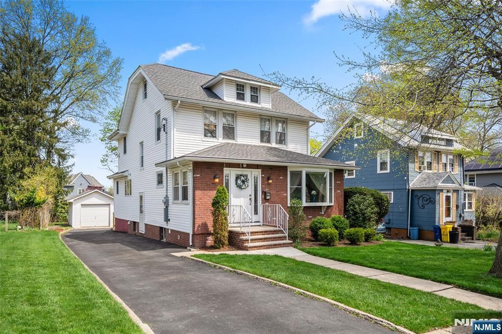 77 Oakdene Avenue, Teaneck, NJ 07666