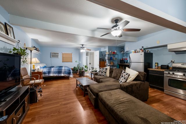 2623 W KINGS HWY, San Antonio, TX 78228