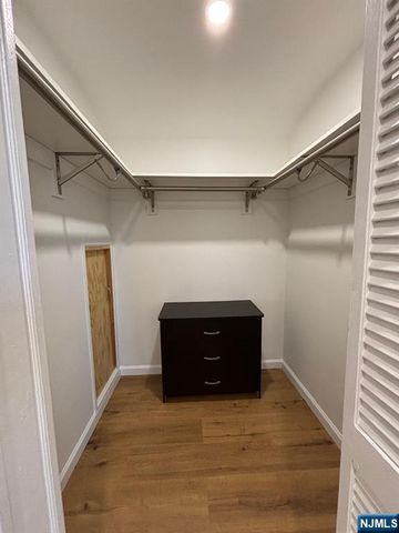 10-02 5th Street 2, Fair Lawn, NJ 07410