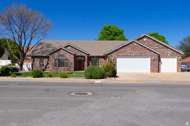 3734 W MITCHELL DR, Santa Clara, UT 84765